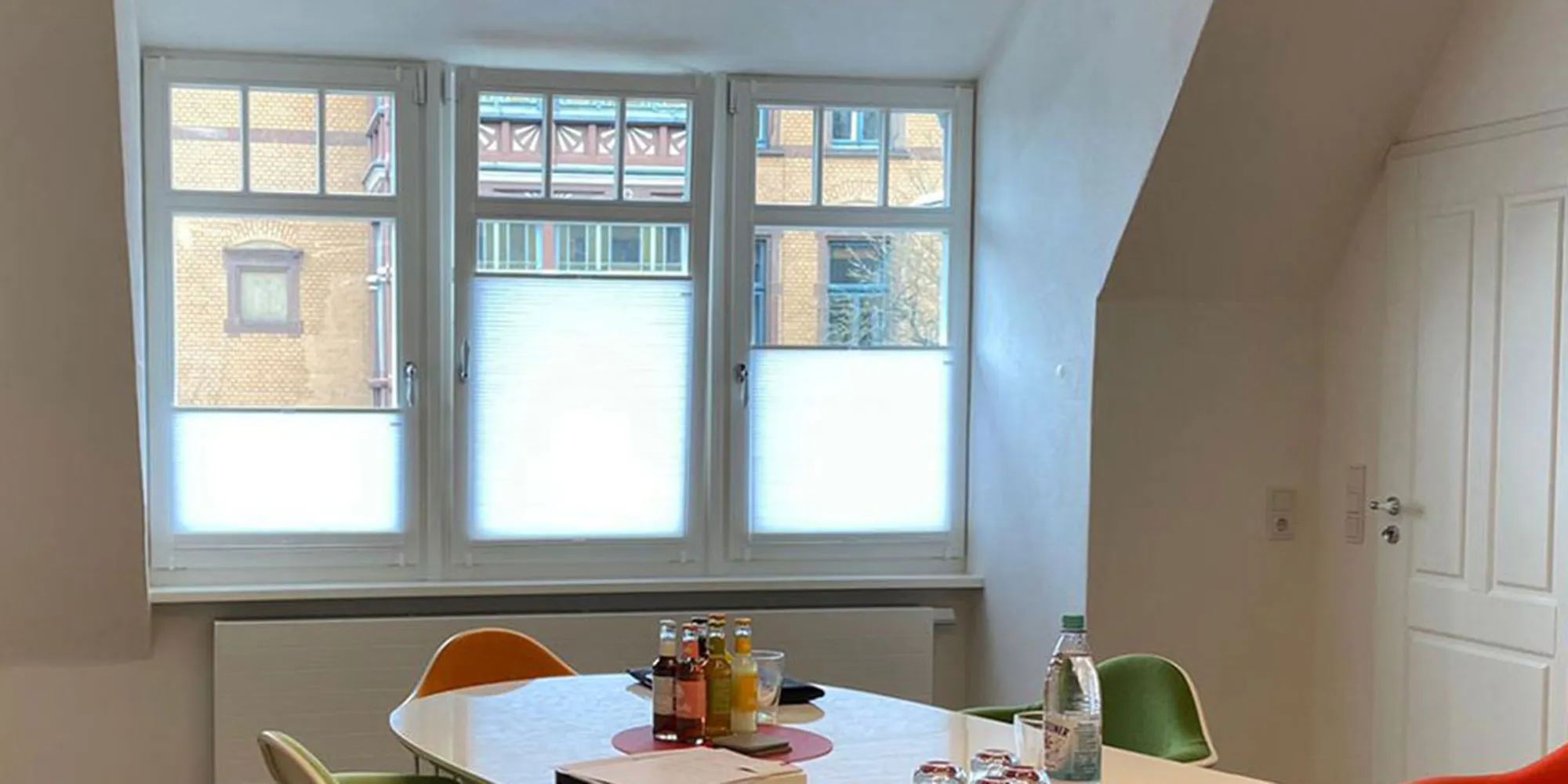 Plissee-Wohnung-Kueche-weissb